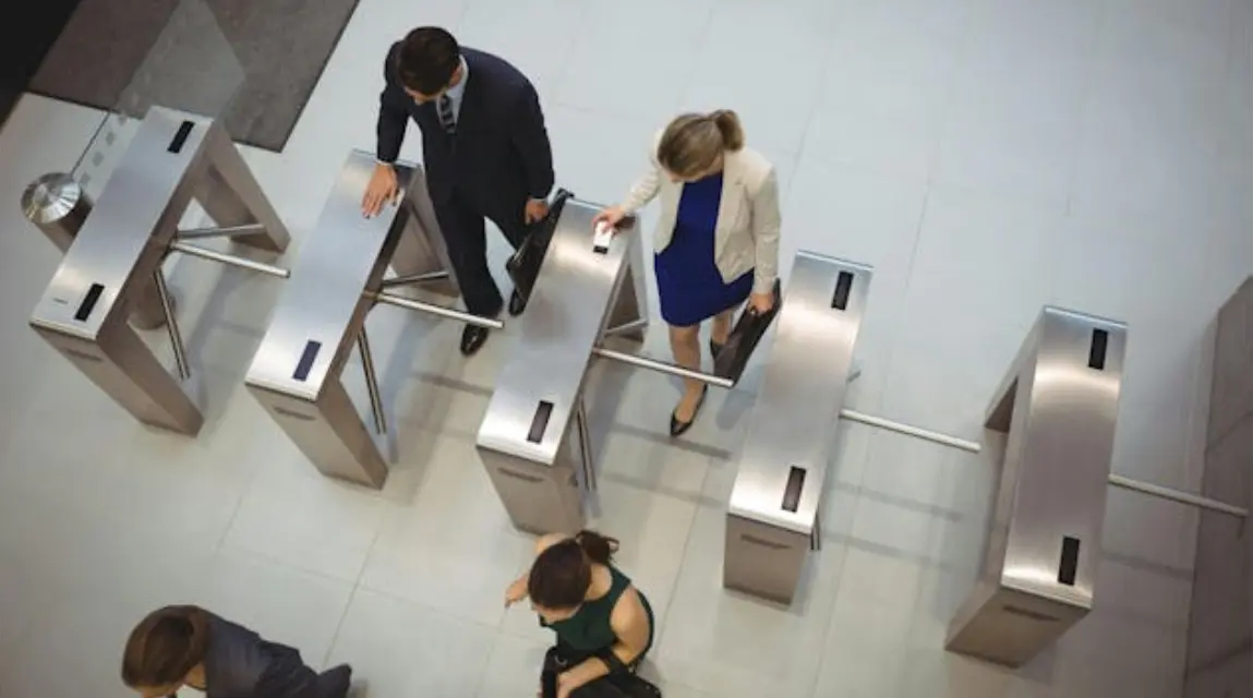 Torniquetes y Puertas de Seguridad para control de acceso